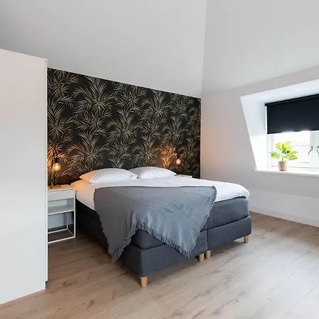 Luxe 3-kamer Penthouse Met Dakterras In Het Centrum דירה *